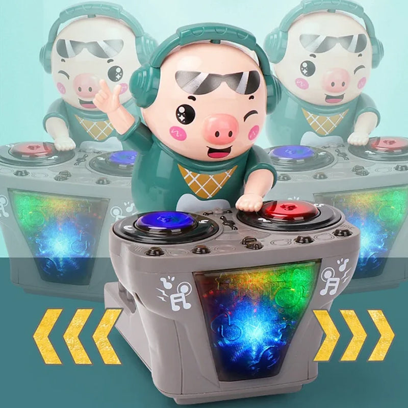 "DJ grisleksak med ljus, färger och musik för barn, i rörelse på DJ-bord. Underhållande leksak för lek och skratt."