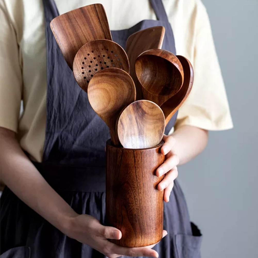 "EcoChef teak redskapsset, elegant och hållbar design i naturligt vackert trä för moderna kök, högkvalitativa redskap."
