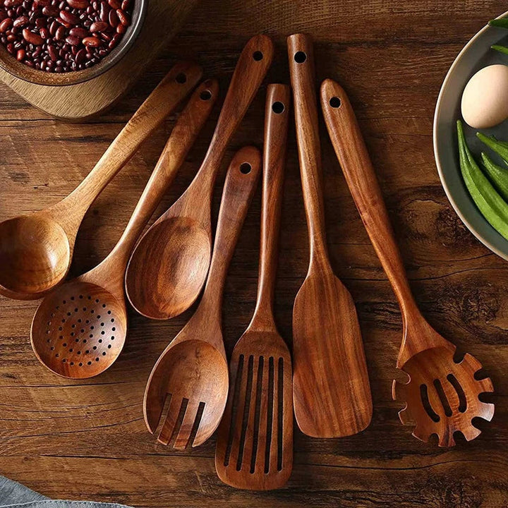 "EcoChef teak redskapsset, elegant och hållbar design i naturligt vackert trä för moderna kök, högkvalitativa redskap."