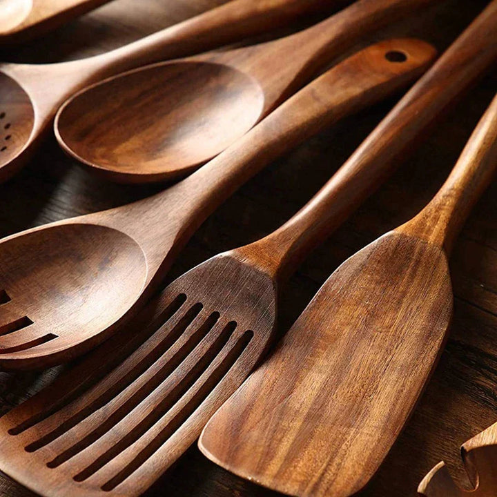 "EcoChef teak redskapsset, elegant och hållbar design i naturligt vackert trä för moderna kök, högkvalitativa redskap."