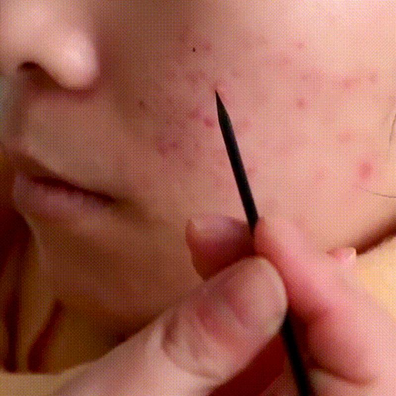 "Elegant 16-delars nagelkit i rostfritt stål, för personlig vård av naglar, ansikte och fötter, i stilren läderförpackning."