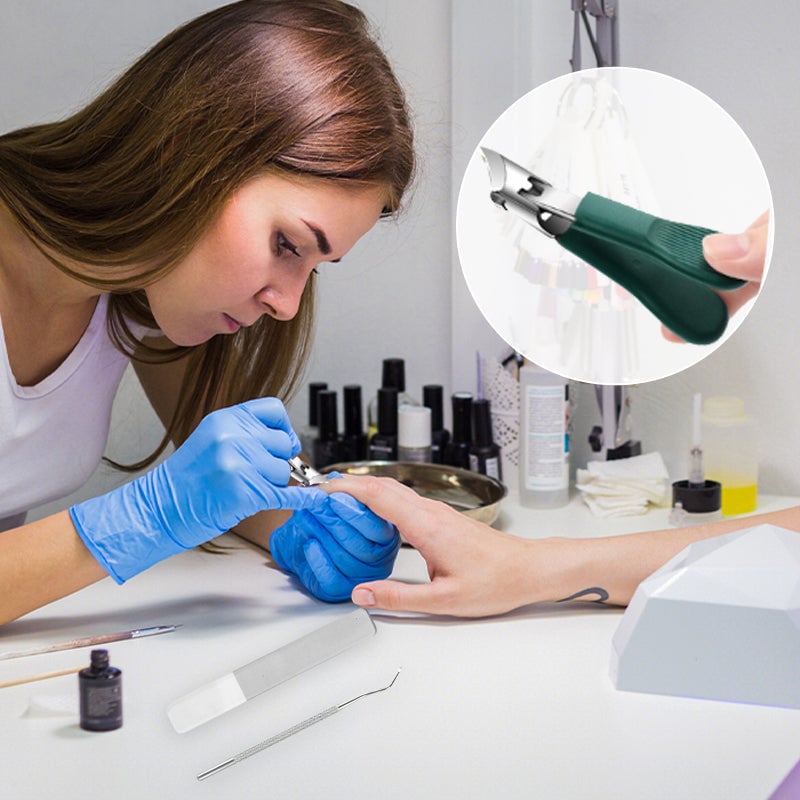 "Elegant 3-delad nagelvårdset: snedkantad nagelklippare, nano glas nagelfil, ergonomisk rengörare för proffsvård hemma."