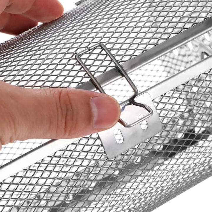 "Elegant automatisk roterande grill i robust rostfritt stål, perfekt för jämn grillning och bakning i köket."