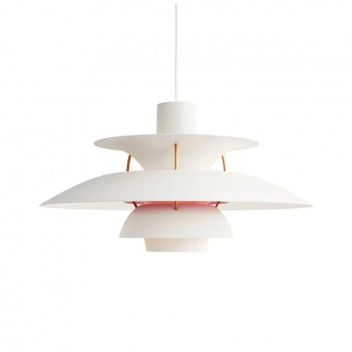 "Elegant, dimbar taklampa i metall med modern design, idealisk för hemmet. Perfekt för vardagsrum och sovrum."