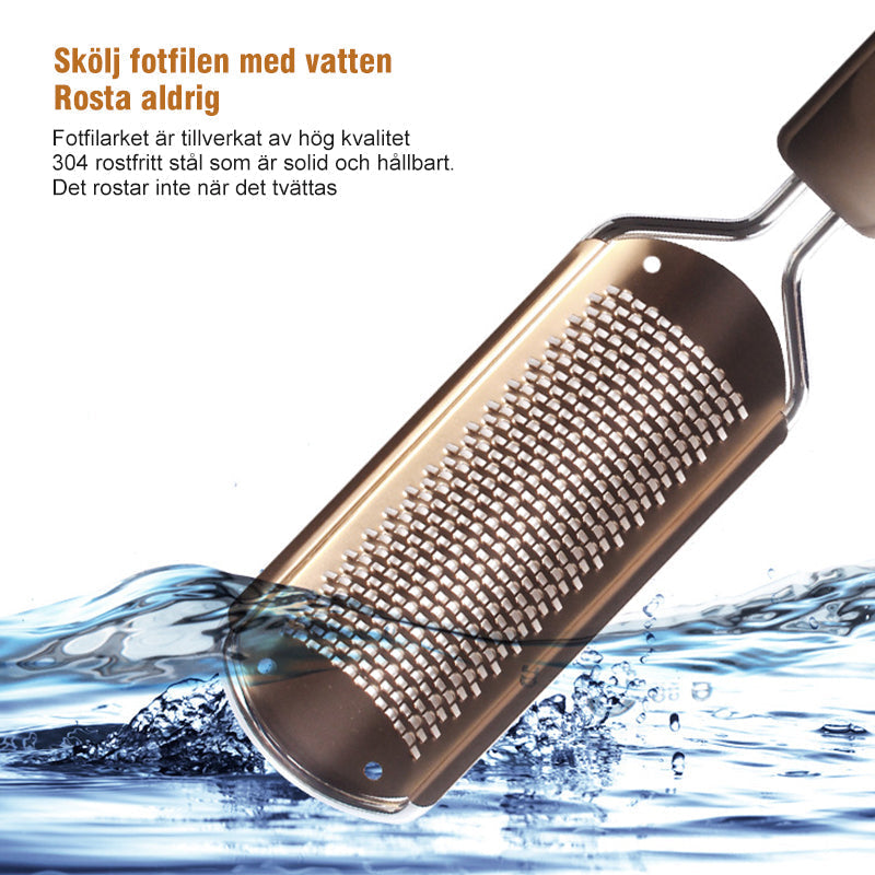 "Elegant fotfil i rostfritt stål för silkeslena fötter, med vågig mönsteryta och ergonomiskt plastgrepp."