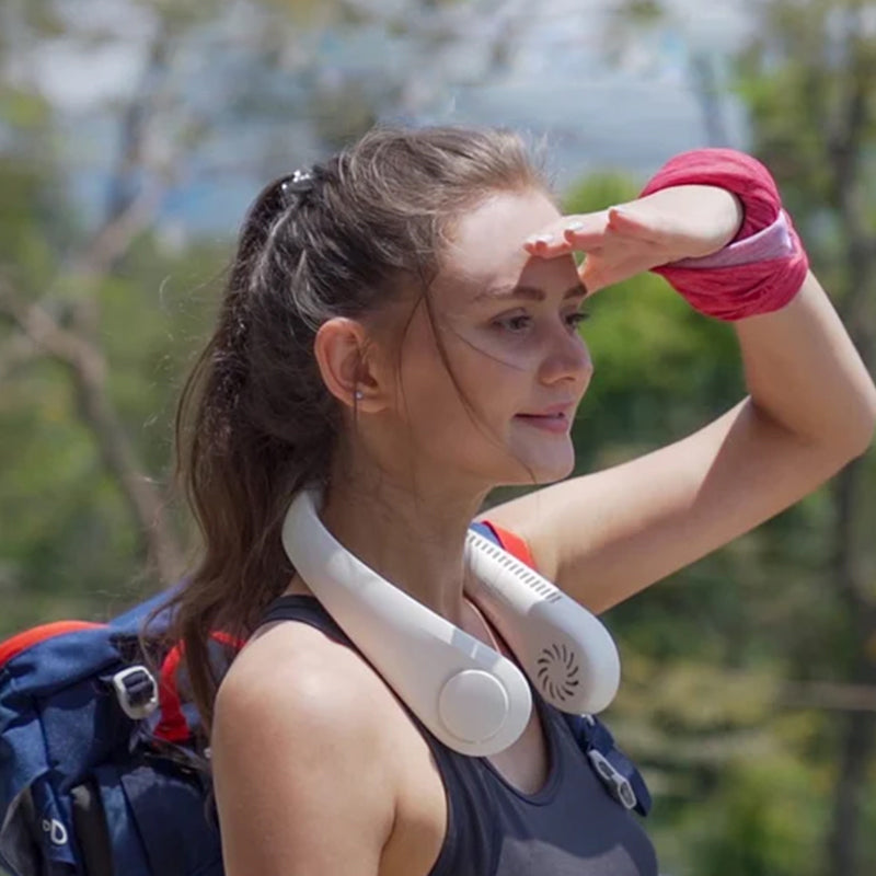 "Elegant, handsfri bärbar nackfläkt, tyst design, ger svalkande bris. Perfekt för sommarbruk, lätt och stilren."