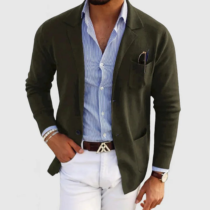 "Elegant herrens stickad blazer i mörkgrått, lätt och avslappnad design för både formella och avslappnade tillfällen."