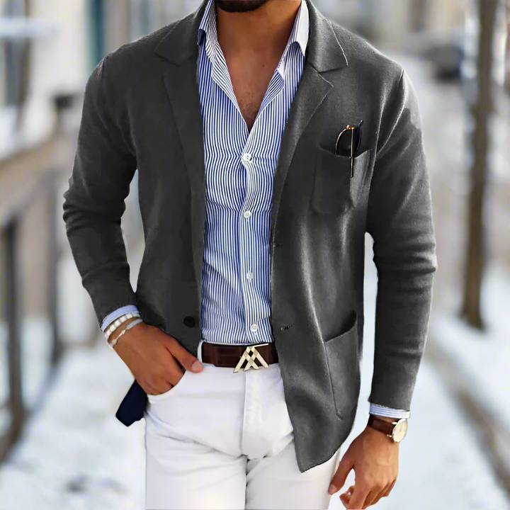 "Elegant herrkavaj slim fit, enkelknäppt med notch-slag, perfekt för affärsmöten och fest, beige, svart, blå."