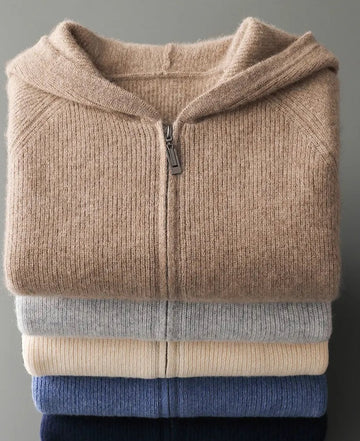 "Elegant kashmir cardigan i beige, dammodell, erbjuder lyx och komfort med sofistikerad design och mjukt material."