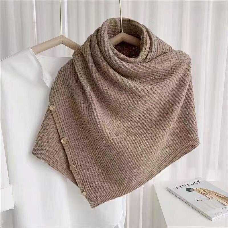 "Elegant Kashmir Pashminasjal för kvinnor i monokrom design, mjuk och lyxig med svartvita färger, perfekt accessoar."