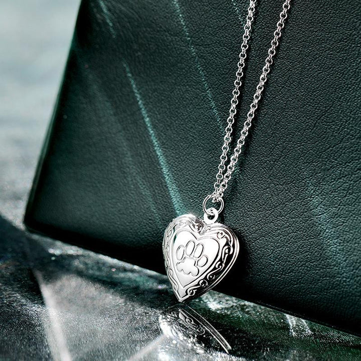 Elegant kvinnors katt tass halsband i silverpläterad alloy med öppningsbart hänge för bild, för stil och djurkärlek.