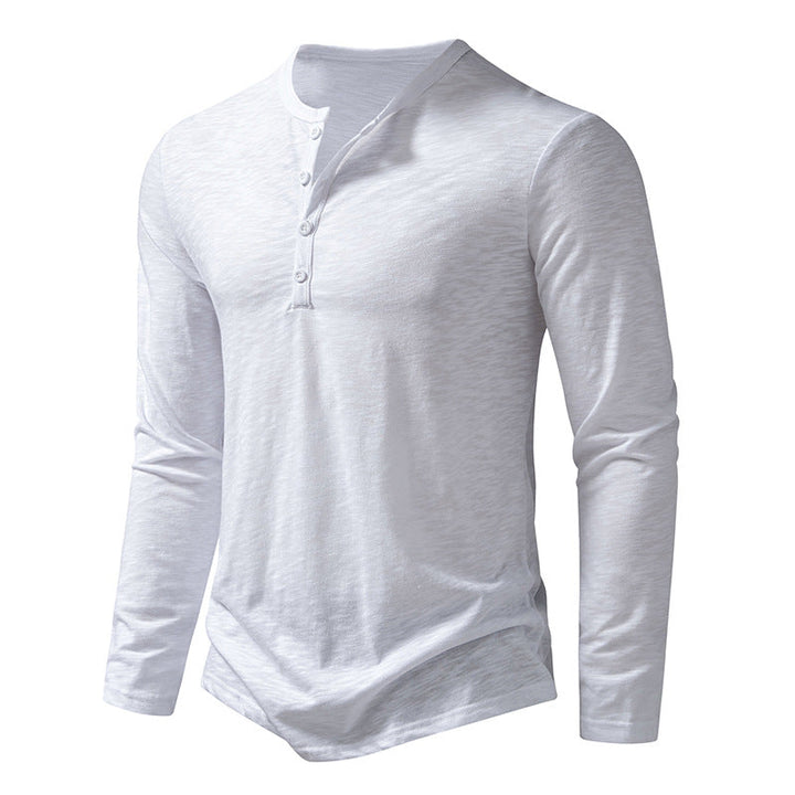 "Elegant långärmad Henley T-shirt herr med klassisk hals, enkel enfärgad design, ger stil och komfort för alla tillfällen."