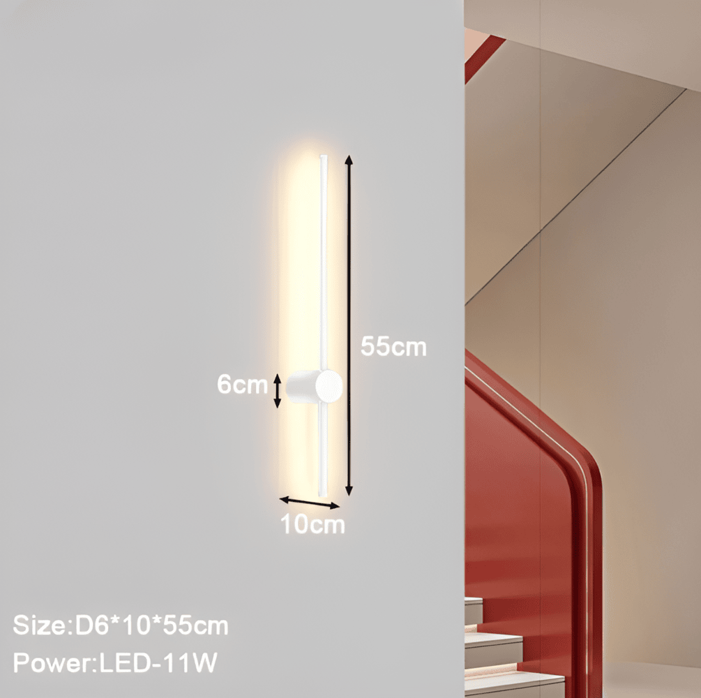 "Elegant LED vägglampa i skandinavisk design, roterbar, akryl och aluminium, idealisk för modern belysning."