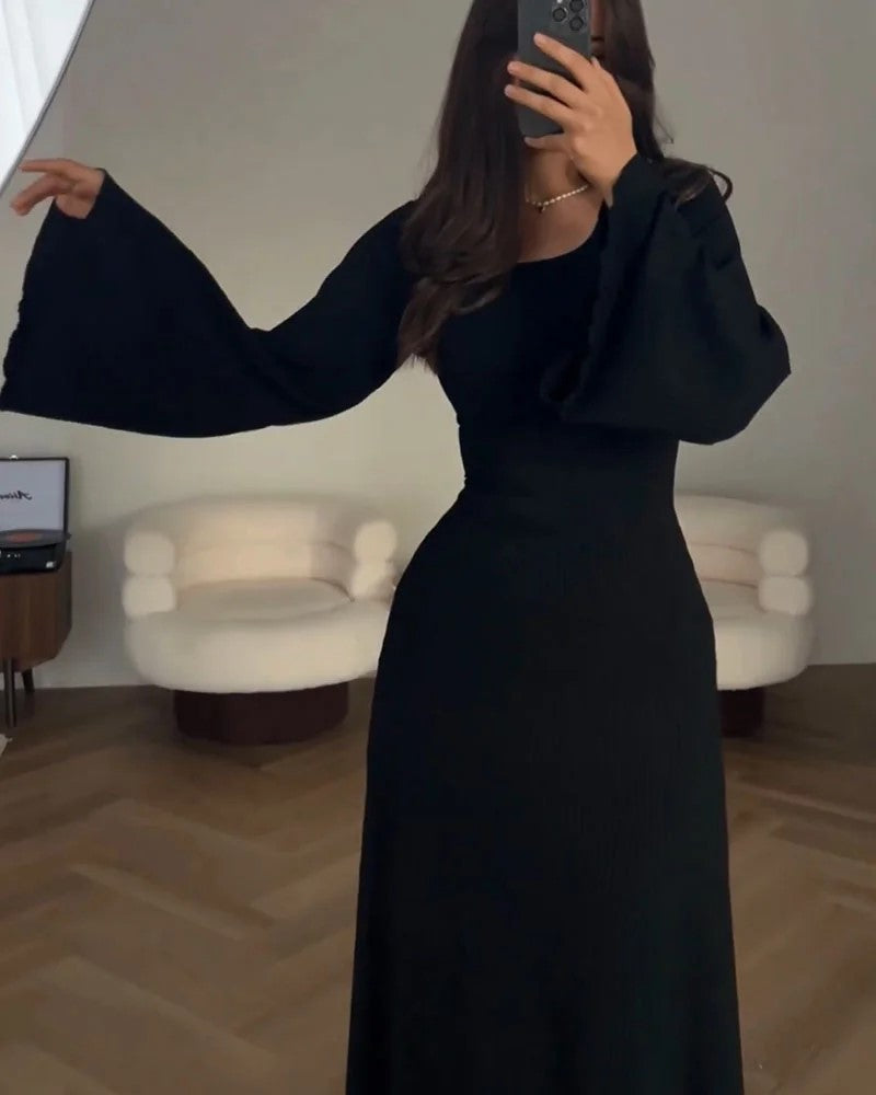 Elegant maxi klänning med smickrande silhuett i lila, svart, grå, brun, rosa för modern stil. Sofistikering & feminin elegans