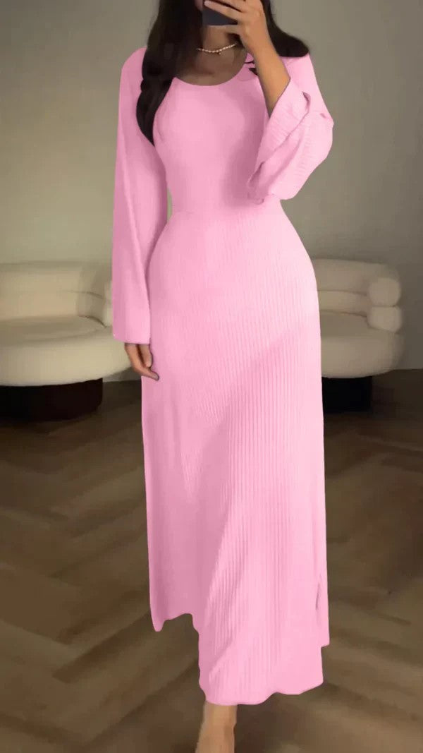 Elegant maxi klänning med smickrande silhuett i lila, svart, grå, brun, rosa för modern stil. Sofistikering & feminin elegans