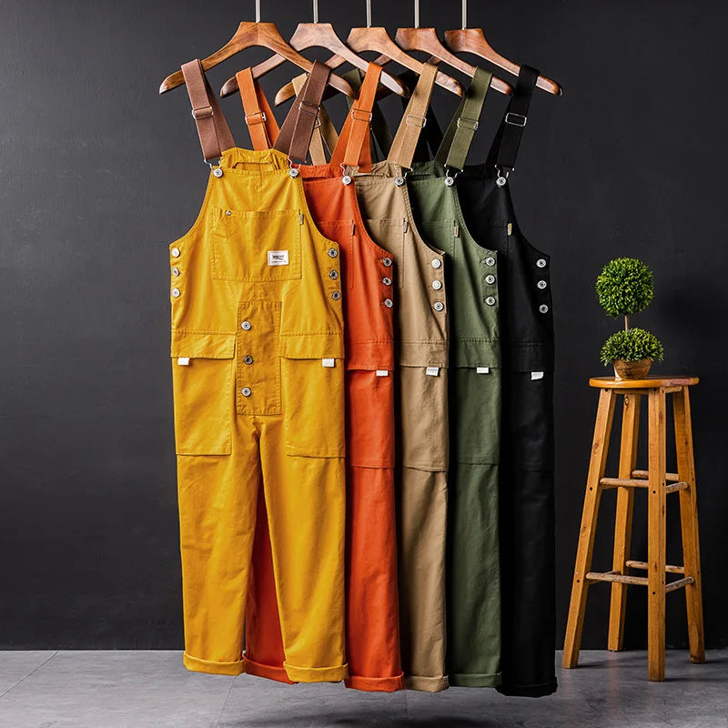 Elegant trädgårdsoverall för kvinnor, praktisk design med cargo-fickor, justerbara axelband och bekväm stretchig passform.