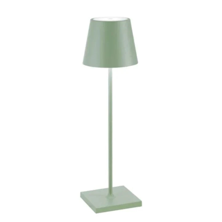 "Elegant trådlös bordslampa i aluminium med USB-laddning, dimbar design, perfekt för inomhus- och utomhusmiljöer."