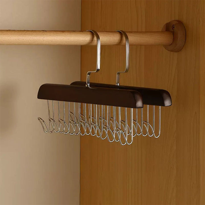 "Elegant träklädhängare med 360° rotation, anti-slip design och 8 krokar, perfekt för organiserad garderob."