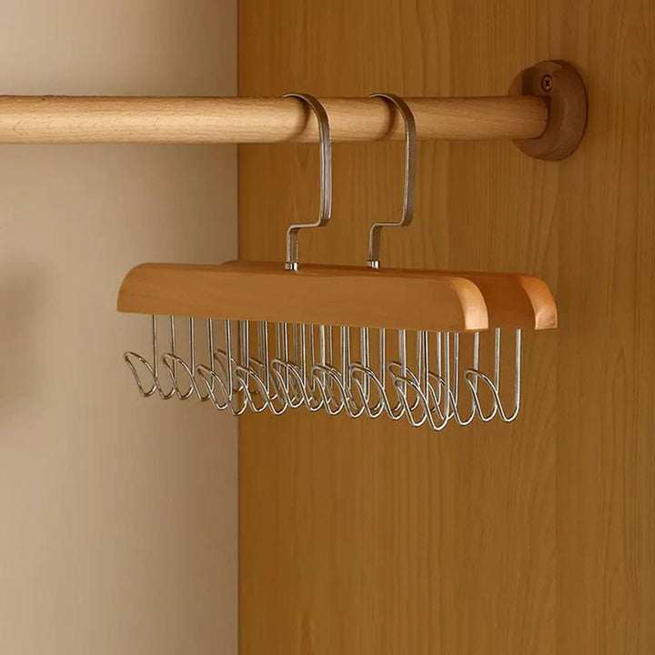"Elegant träklädhängare med 360° rotation, anti-slip design och 8 krokar, perfekt för organiserad garderob."