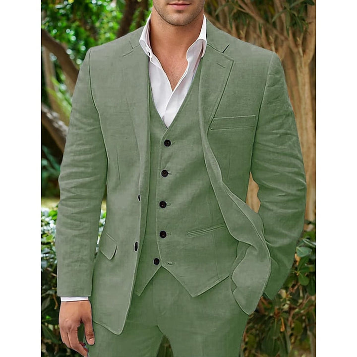 "Elegant tredelat herrlinneset i klassisk stil med blazer, väst och byxor, perfekt för formella tillfällen."
