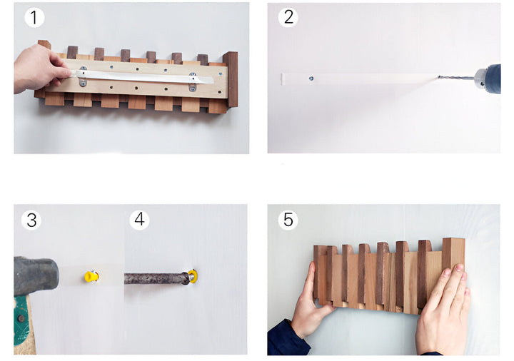 "Elegant väggorganisatör i bokträ och valnöt med magnetiska krokar och pianotangentdesign. Optimera och stilrent för hemmet."