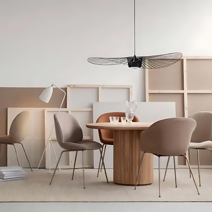"Elegant Vertigo taklampa med slokhattdesign, modern stil i metall och glasfiber för hemmet."