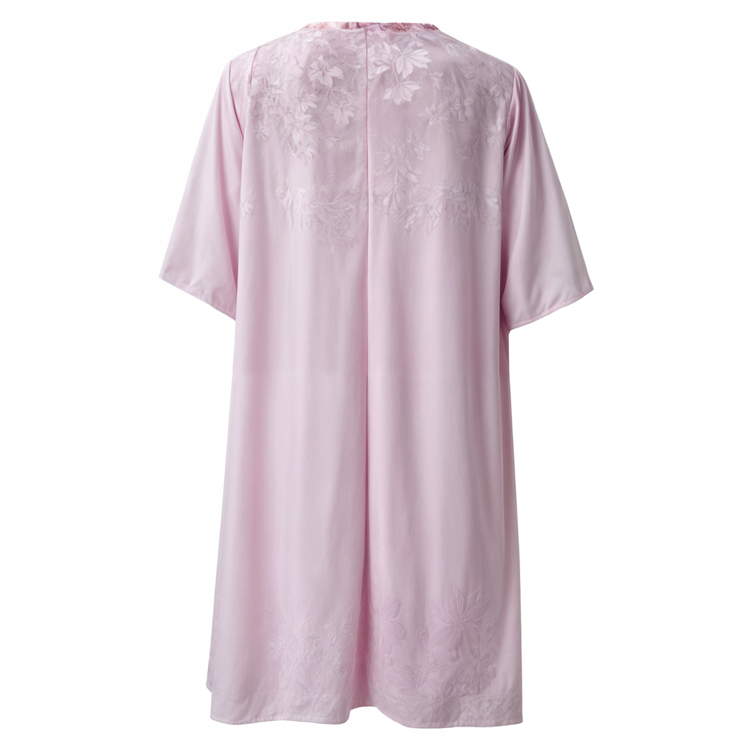 "Eleganta blommig klänning, vintage stil, A-line siluett, feminin design, perfekt för vårfest eller solig dag ute."