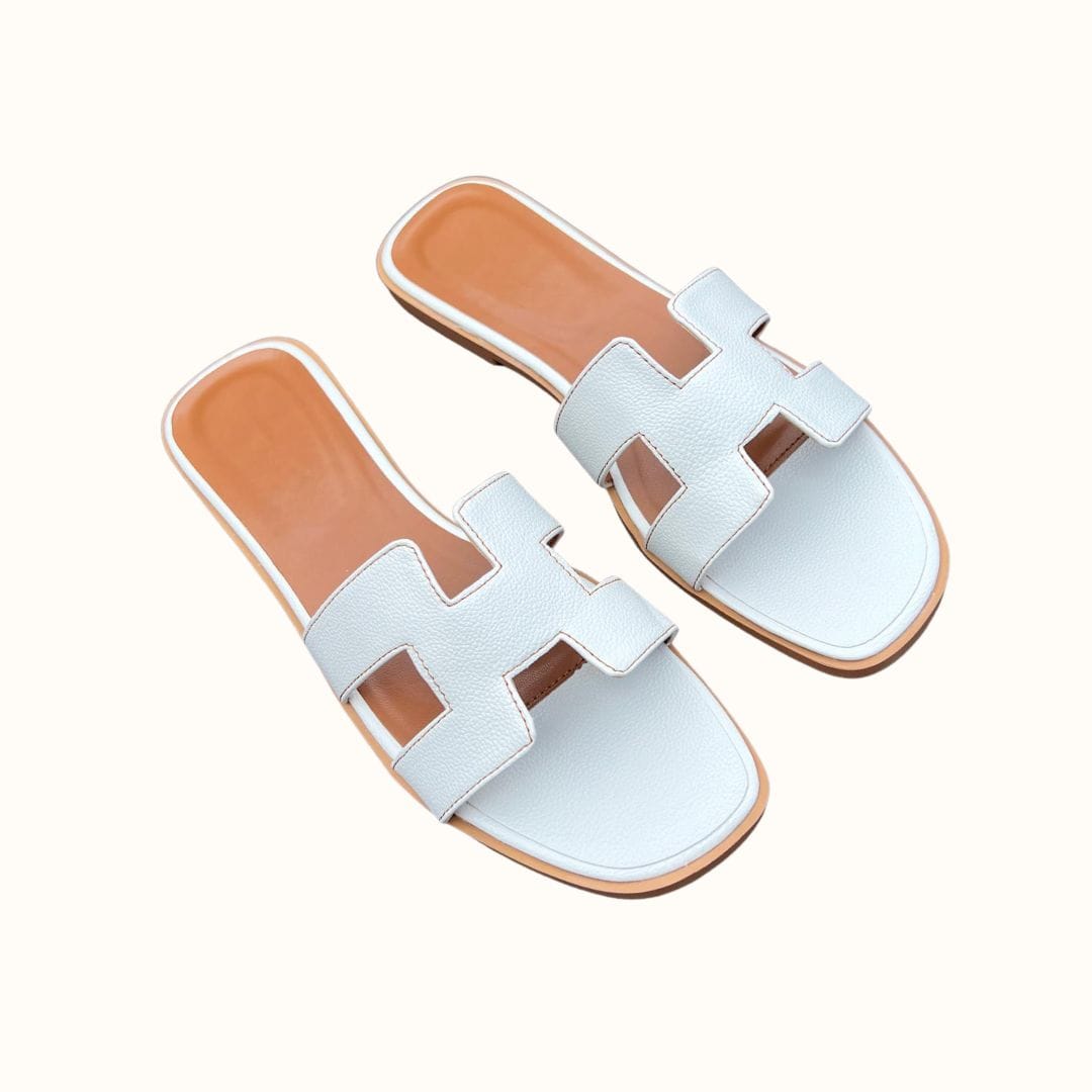 "Eleganta Harmony sandaler för kvinnor i H-design, mjuk vadderad sula, idealiska för vardag och fest."