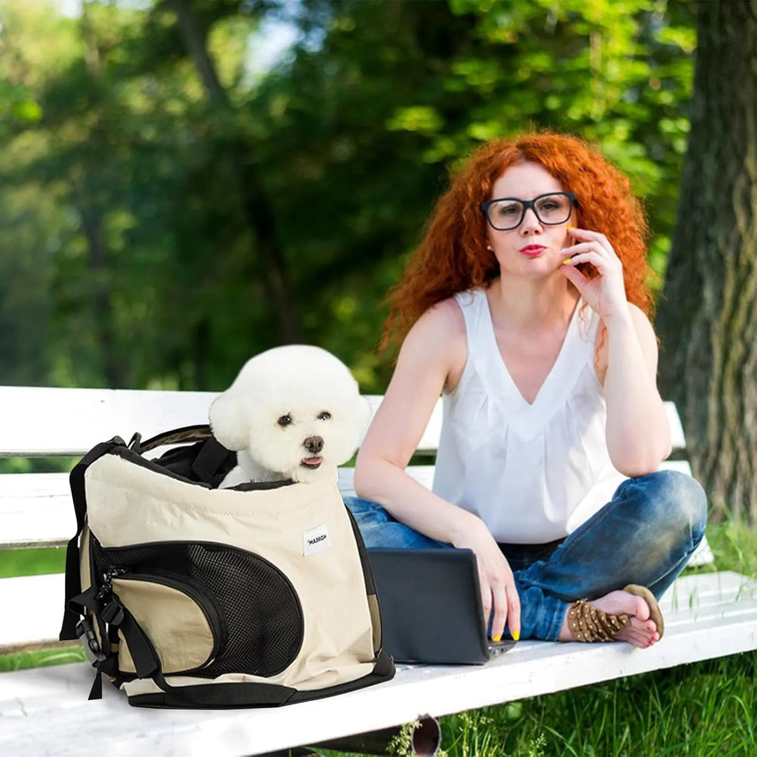"Ergonomisk frontväska för husdjur, justerbar och ventilerande, med hund, bekväm och stilren för dagliga äventyr."