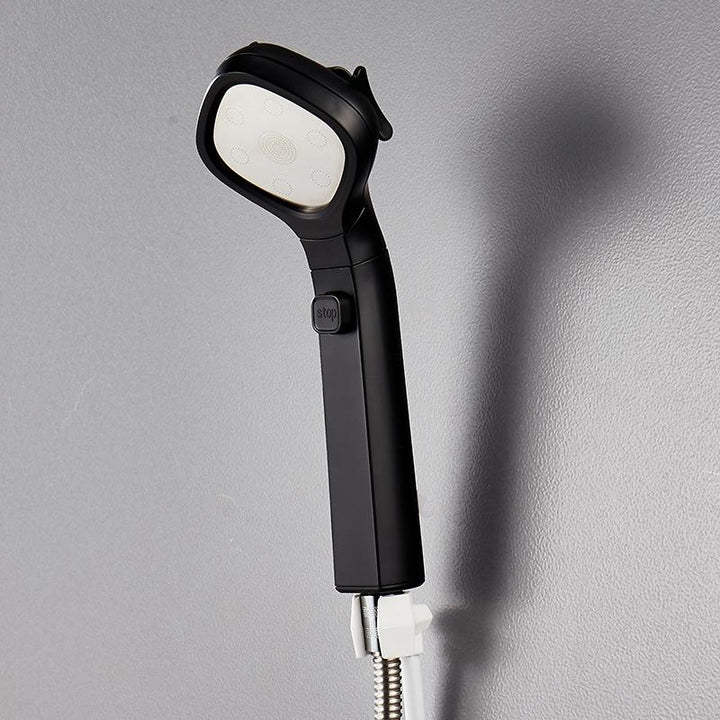 "Färgfullt högtrycks duschmunstycke med justerbart vattentryck och sex moderna färgval för stilren duschupplevelse."