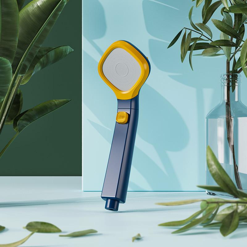 "Färgfullt högtrycks duschmunstycke med justerbart vattentryck och sex moderna färgval för stilren duschupplevelse."