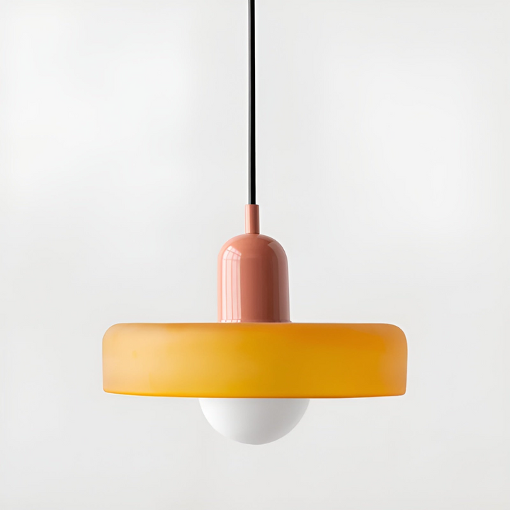 "Färgglad justerbar taklampa i glas, modern design med eleganta linjer och levande färger för stilfull belysning."
