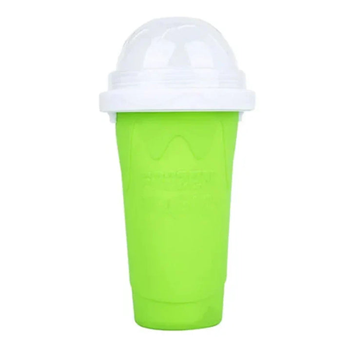 "Färgglad magisk slush-kopp i silikon för uppfriskande sommarfrysupplevelse. Perfekt för att göra frysta drycker hemma."