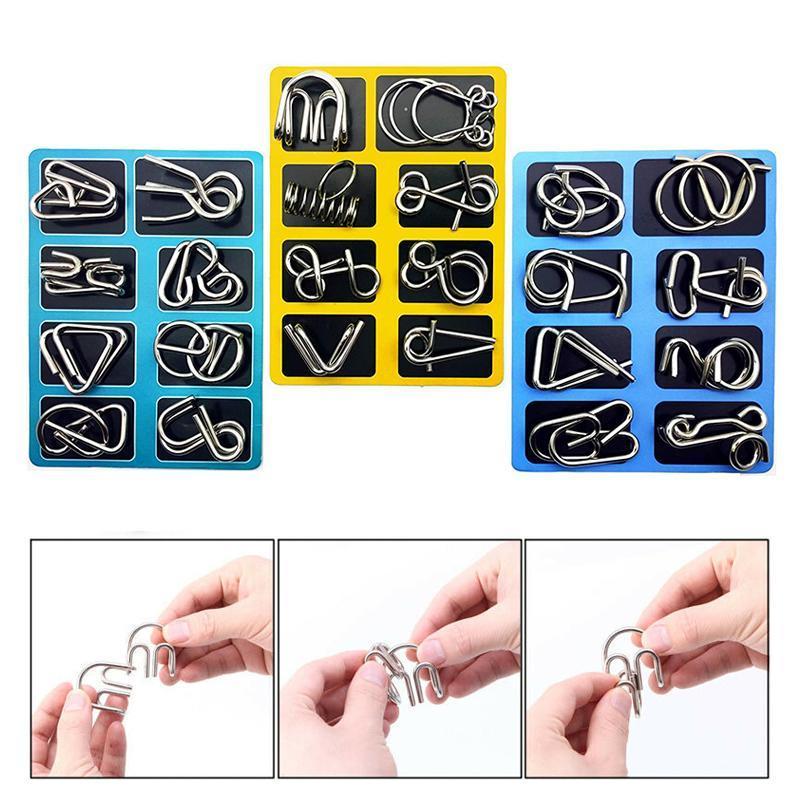 "Färgglad metallpusselring för barn, blå och gul design, utvecklar kreativitet och logiskt tänkande."