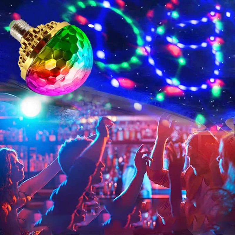 "Färgglad roterande LED-bolljus, skapar festligt ljusspel på väggar och tak, perfekt som dekorativ belysning."