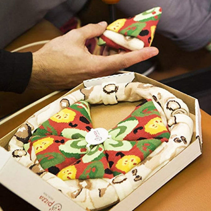 "Färgglada pizza-strumpor, 4-pack, i kreativ pizzakartong för vuxna. Accessoar för lekfull stil och personlig uttryck."