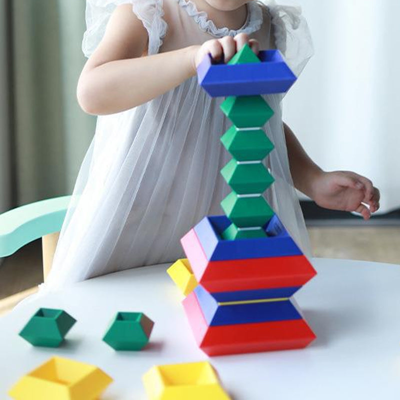 Färgglada pyramide stapelblock i ABS-plast för barn, främjar kreativitet och finmotorik, säkra med rundade hörn.