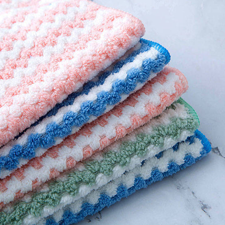 "Färgglada superabsorberande mikrofiberdukar för köket, 3-pack, i blå, grön och rosa. Hållbara och icke-repande."