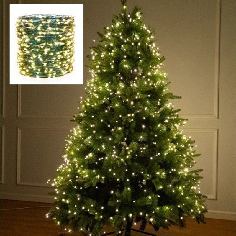 "Fjärrstyrt LED-julgransljusband med stjärnhimmel, blinkande stjärnor på flexibel tråd, skapar magisk julbelysning."