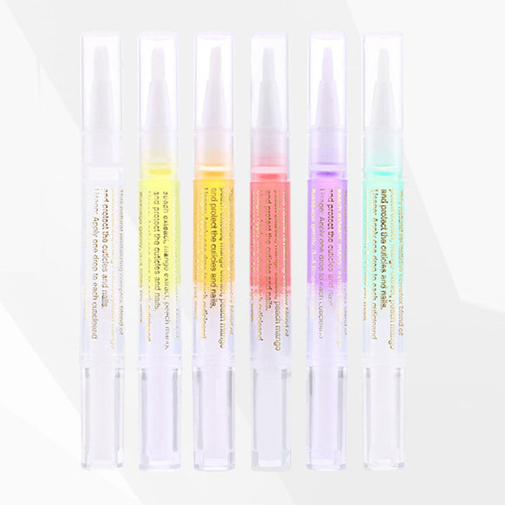 "Flaska med näringsrik nageltillväxtolja, innehållande E-vitamin och B7, omgiven av färgglada bakgrunder och dofter."