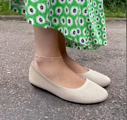 "Flera färger ballerina dam skor, elegant design, bekväma, olika storlekar, idealiska för vardag och speciella tillfällen."