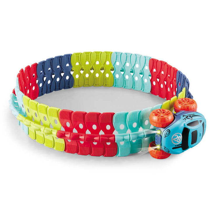 Flexibelt racerbana set med LED-racerbilar. Färgglatt, anpassningsbart spår för barn, främjar kreativitet och lek.