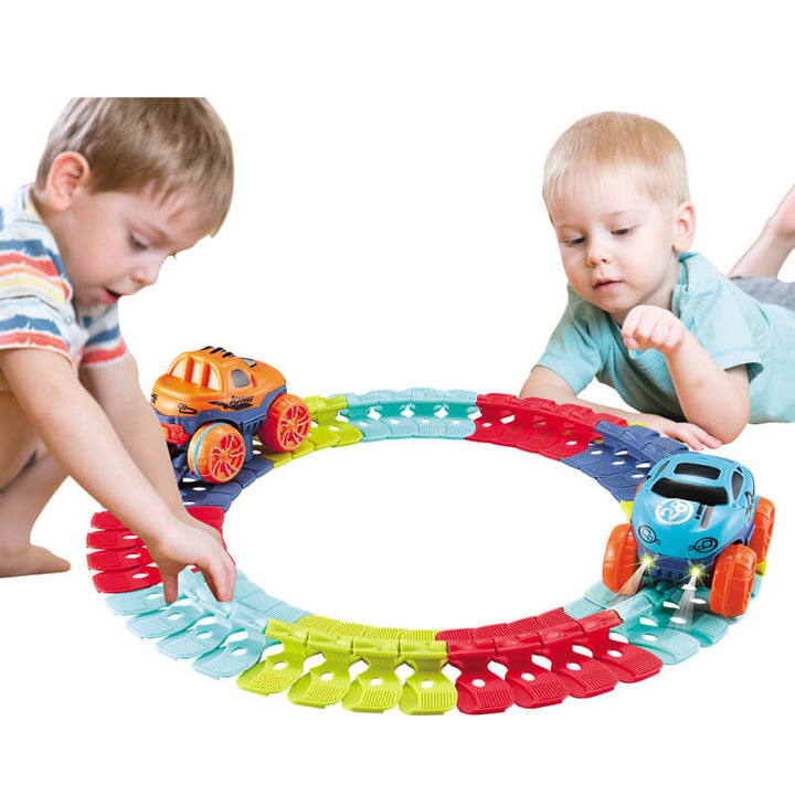 Flexibelt racerbana set med LED-racerbilar. Färgglatt, anpassningsbart spår för barn, främjar kreativitet och lek.