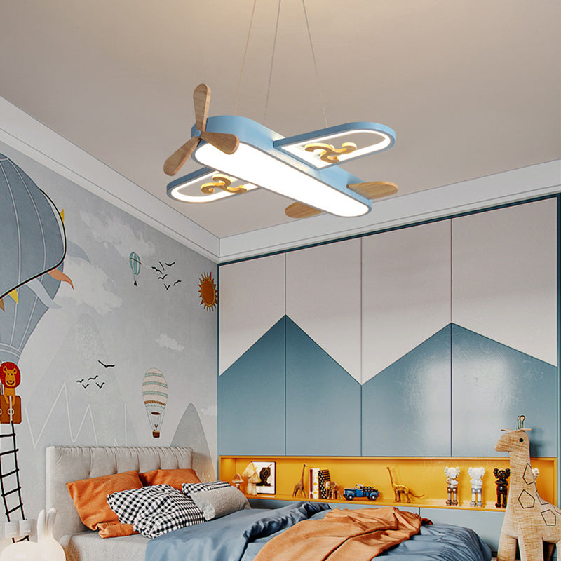 "Flygplansdesign LED taklampa för barn, gul och blå, med kreativ luftfartstema för fantasifyllt barnrum."
