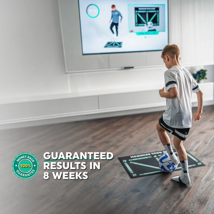 "Fotbollsträningsmatta 90x60cm, blåvit, medföljer videoprogram, optimerad för hemövning i dribbling och koordination."