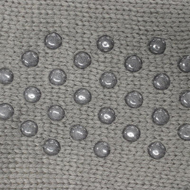 "Grå extra mjuka halkfria strumpor med supermjukt foder och halkfri sula för säkert och mysigt hemmabruk."