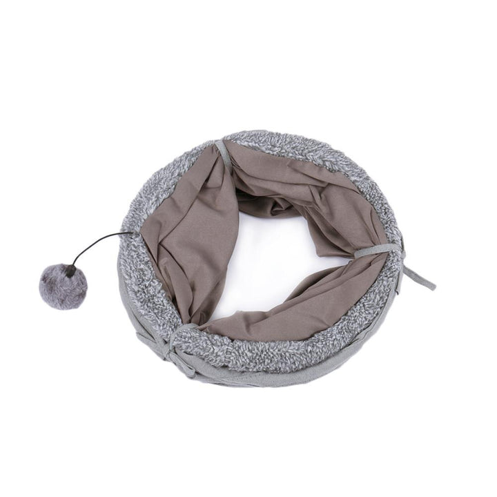 "Grå och beige hopfällbar kattunnel för lek och vila, elegant design för kattens stimulans och trygghet."
