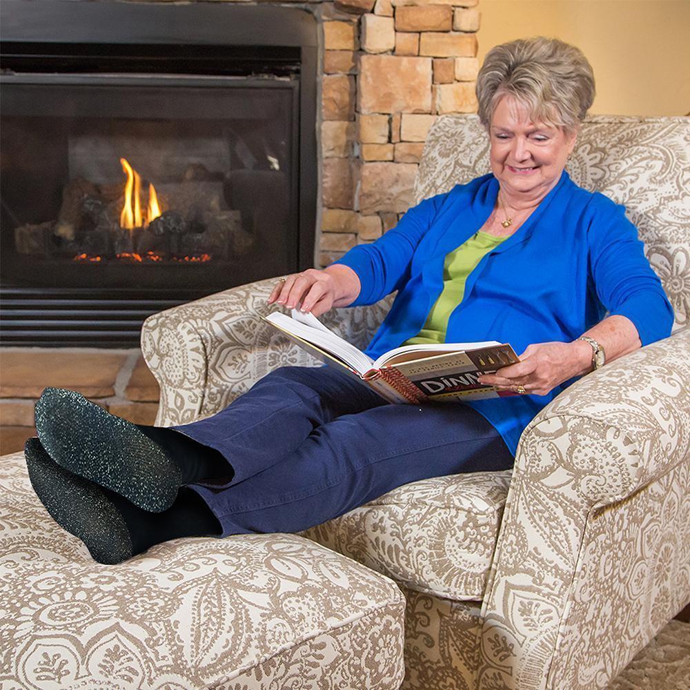 "Grå unisex komfortstrumpor i mjukt material för utomhusaktiviteter, passar under andra strumpor, S/M-L/XL storlekar."