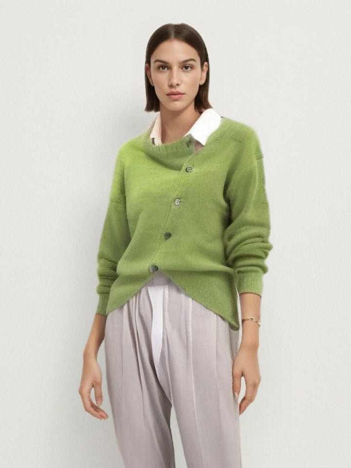 "Grön rundhalsad kashmirull cardigan dam, elegant och stilren, mjuk finish, knapp-upp front för mångsidig styling."