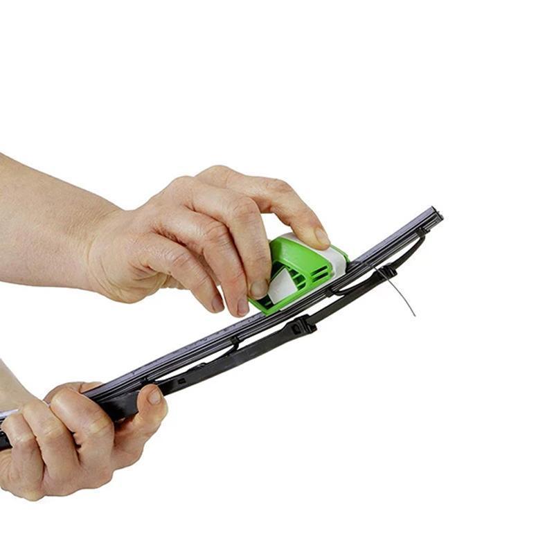 "Gröngul torkarbladsskärare i ABS-plast, kompakt med modern design för snabb och effektiv skärning av torkarblad."